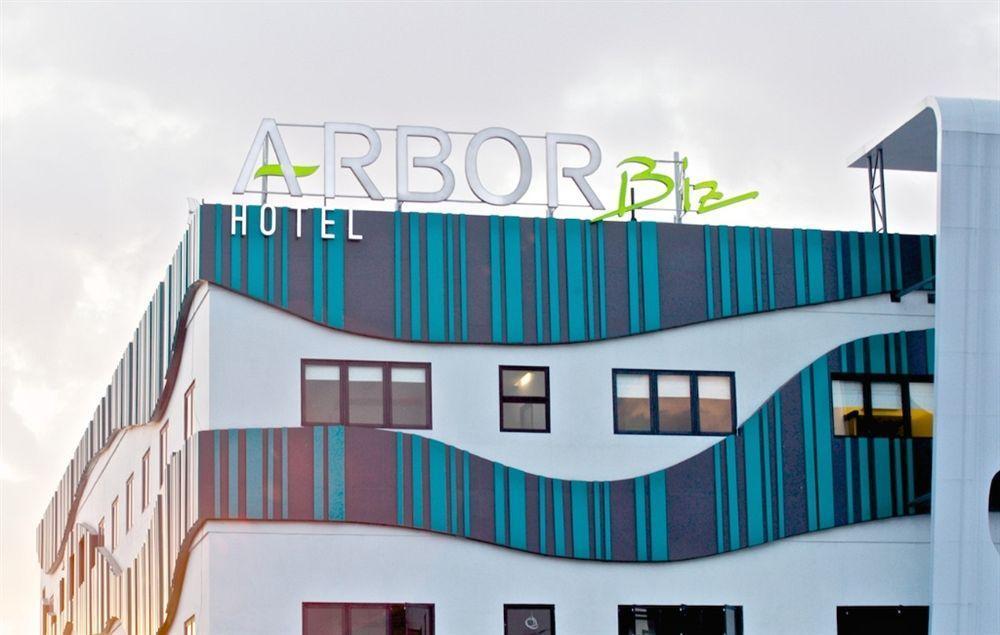 Arbor Biz Hotel Makassar Kültér fotó