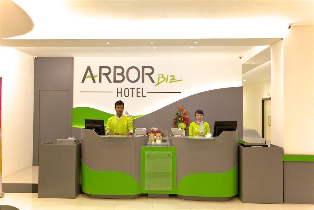 Arbor Biz Hotel Makassar Kültér fotó