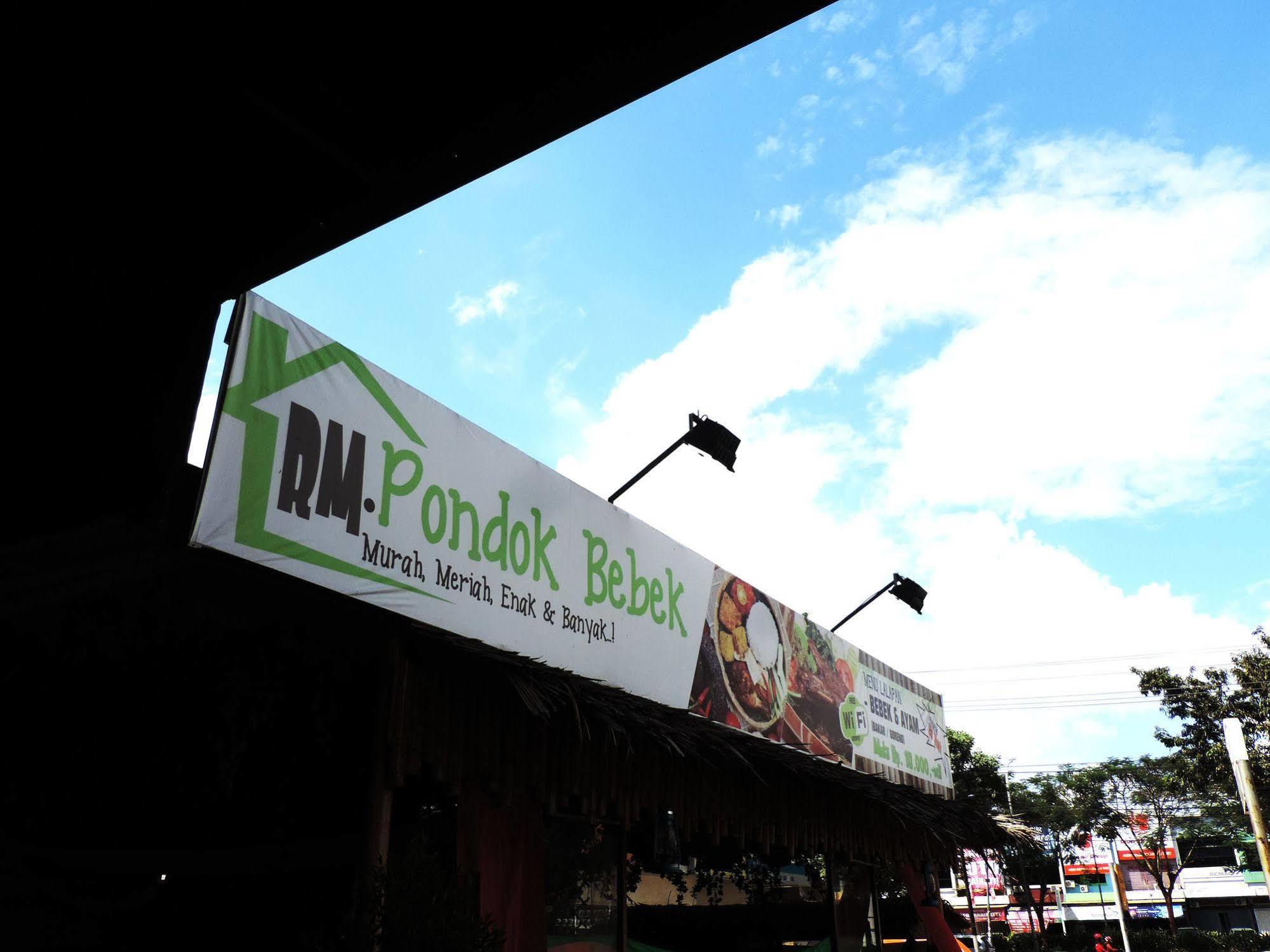 Arbor Biz Hotel Makassar Kültér fotó