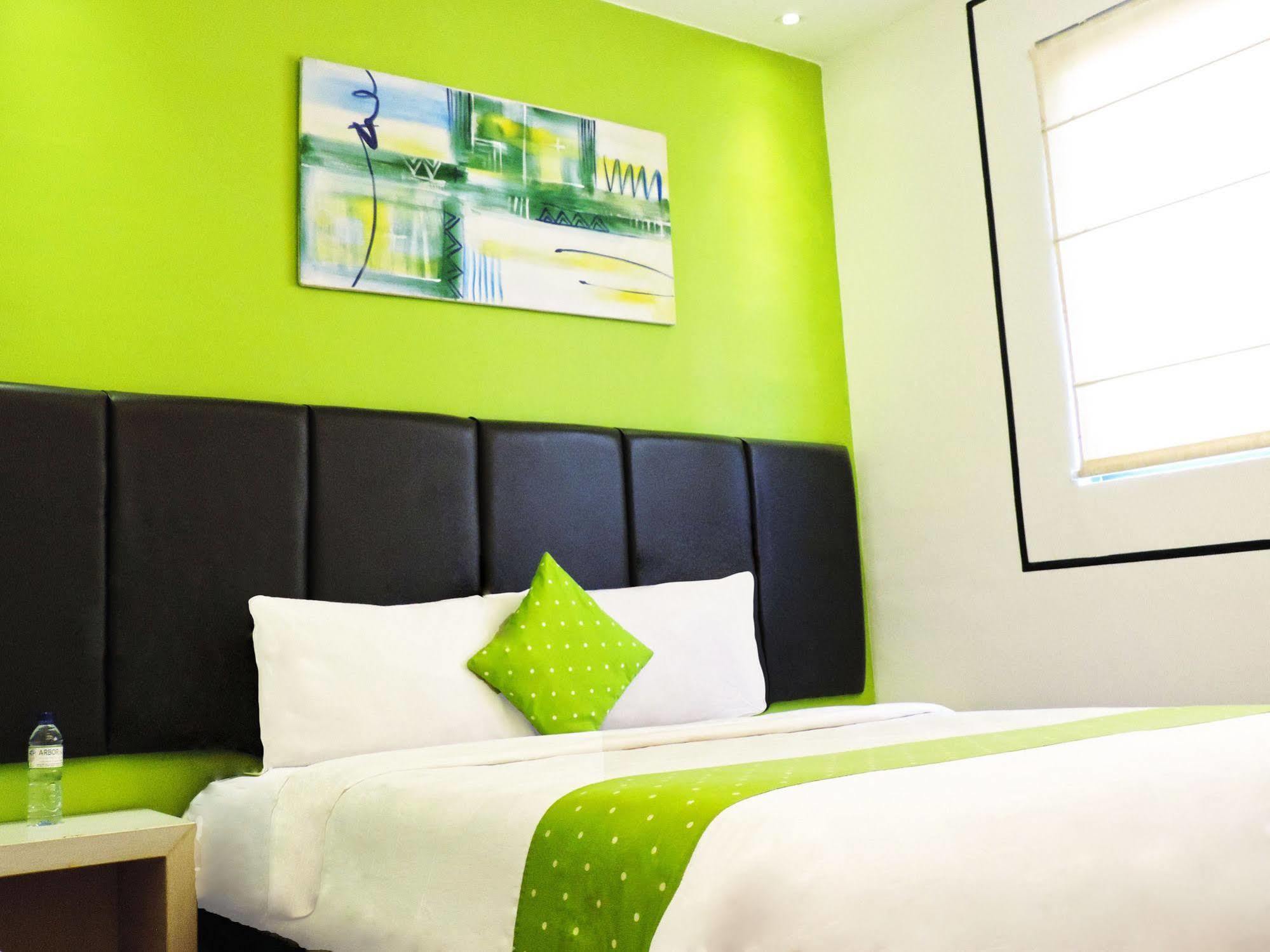 Arbor Biz Hotel Makassar Kültér fotó