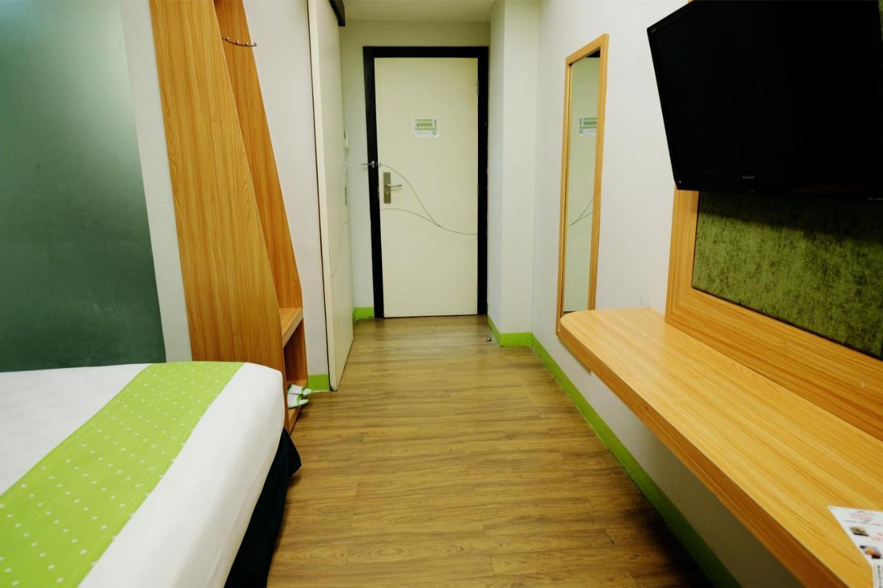Arbor Biz Hotel Makassar Kültér fotó