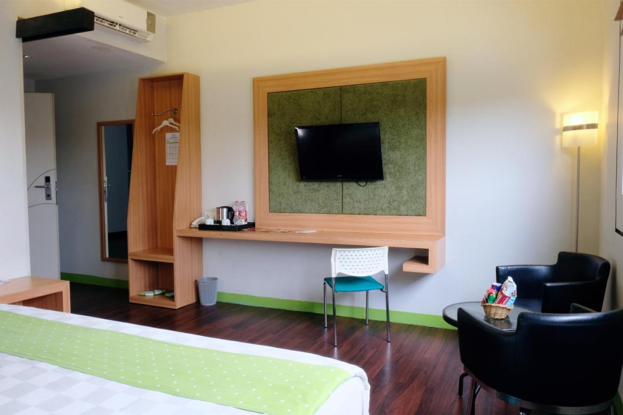 Arbor Biz Hotel Makassar Kültér fotó